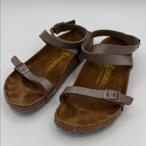 Birkenstock Shoes - Birkenstock Daloa Sandals, mocha